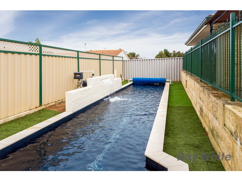 9 Barrington Street, Munster WA 6166