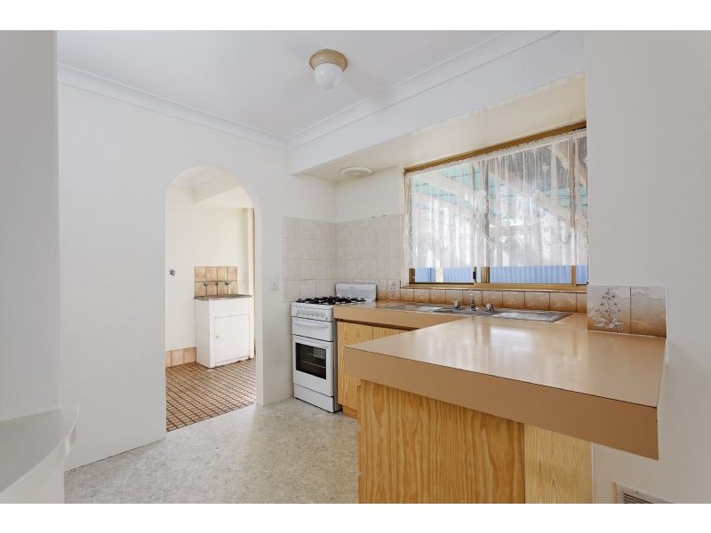 16 Eppalock Grove, South Lake WA 6164