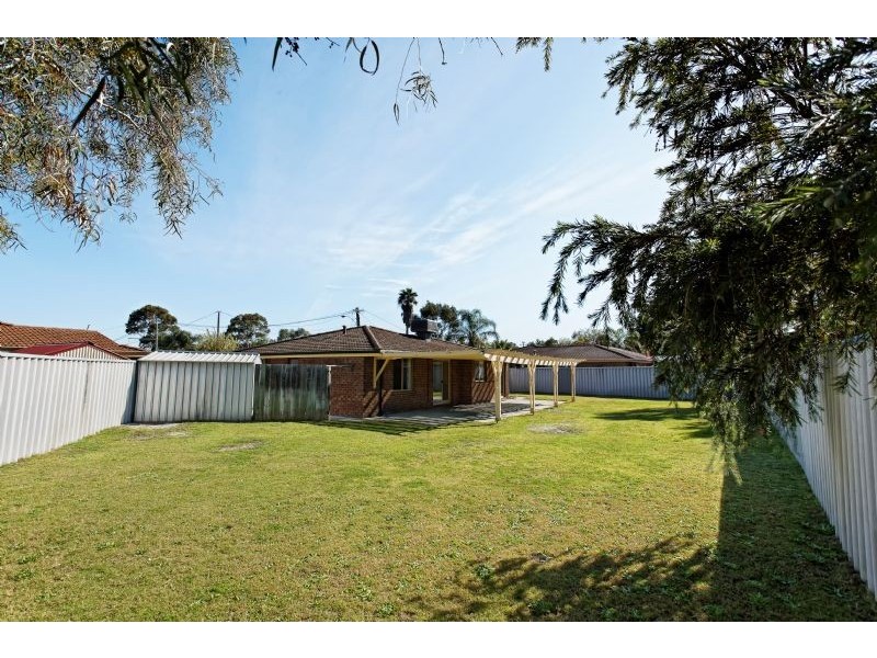 16 Eppalock Grove, South Lake WA 6164