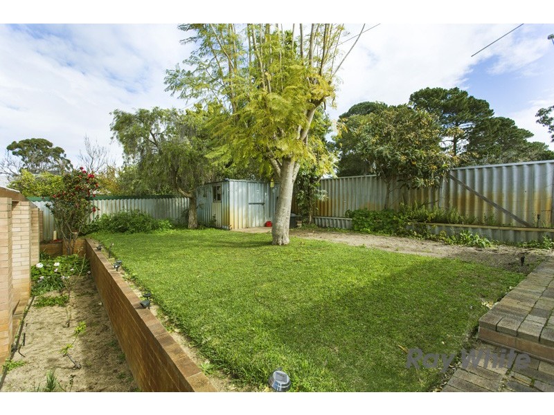 70 Davies Crescent, Kardinya WA 6163