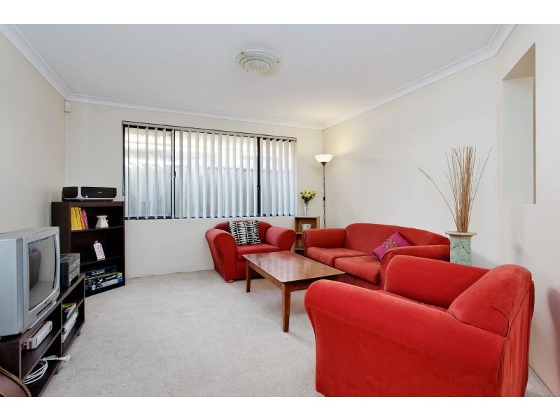 15 Beedelup Loop, Bibra Lake WA 6163