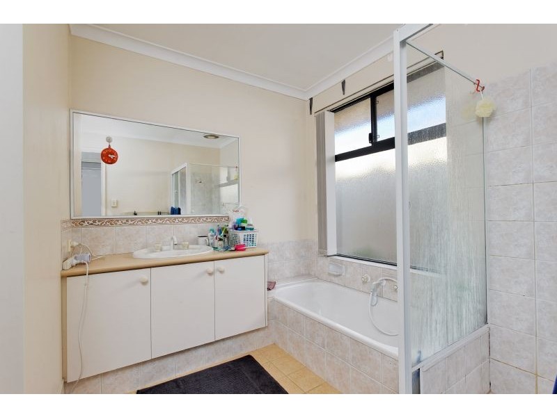 15 Beedelup Loop, Bibra Lake WA 6163