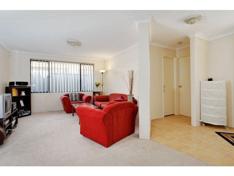 15 Beedelup Loop, Bibra Lake WA 6163