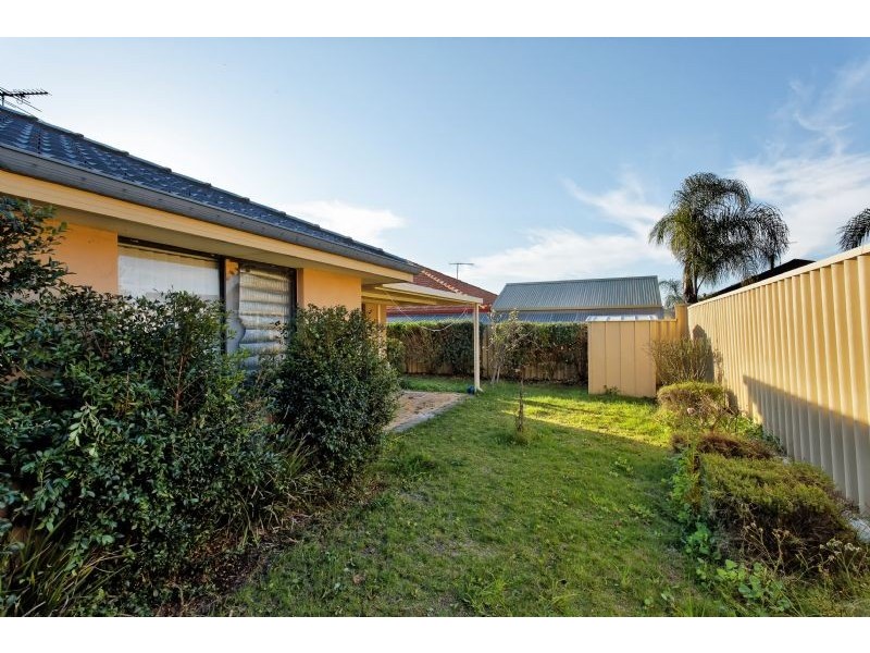 15 Beedelup Loop, Bibra Lake WA 6163