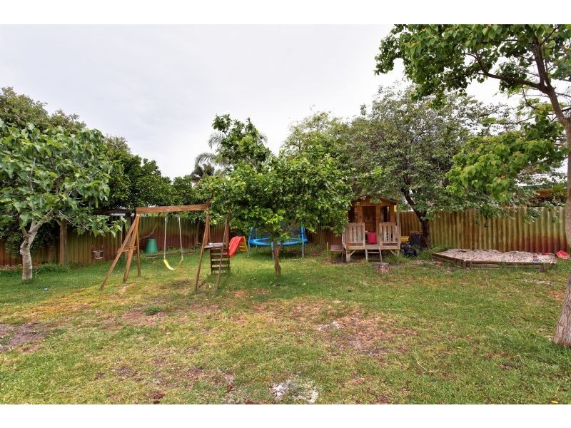 16 Parkway Road, Bibra Lake WA 6163