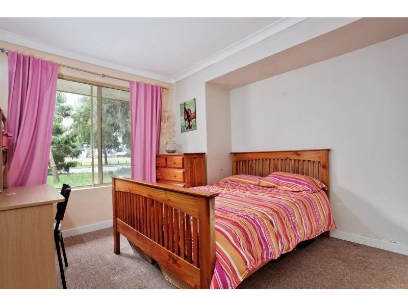 16 Parkway Road, Bibra Lake WA 6163