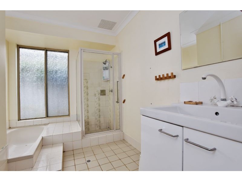 16 Parkway Road, Bibra Lake WA 6163