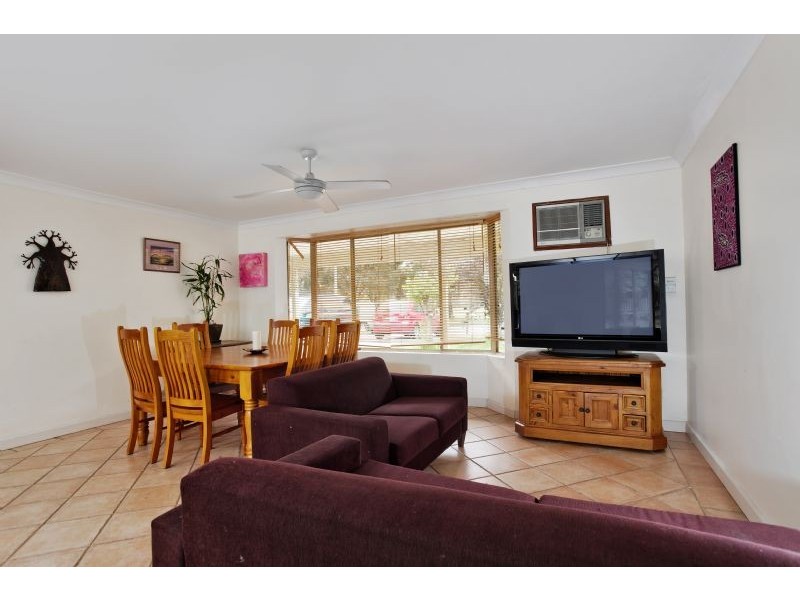 16 Parkway Road, Bibra Lake WA 6163