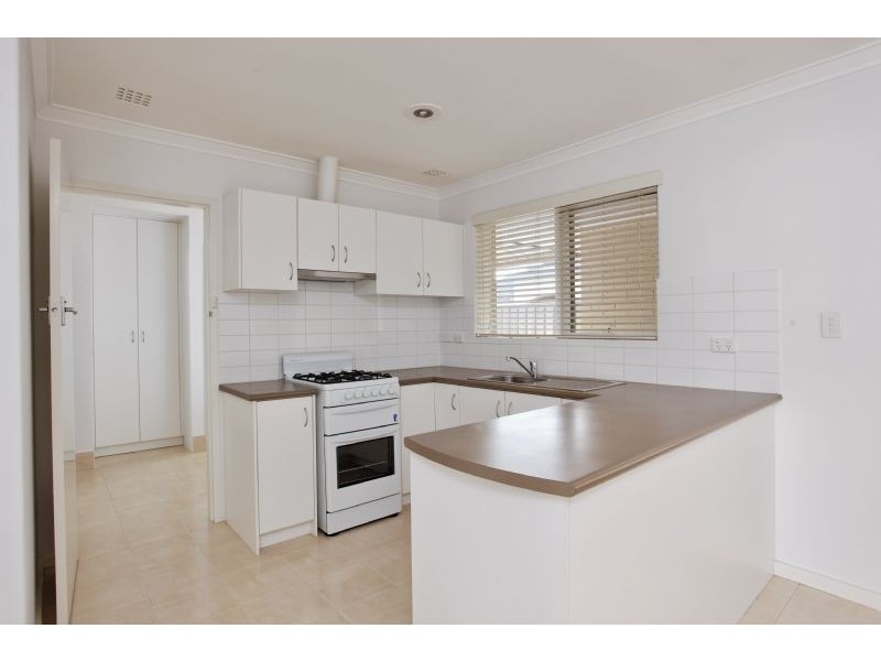 35 Gilbertson Rd, Kardinya WA 6163