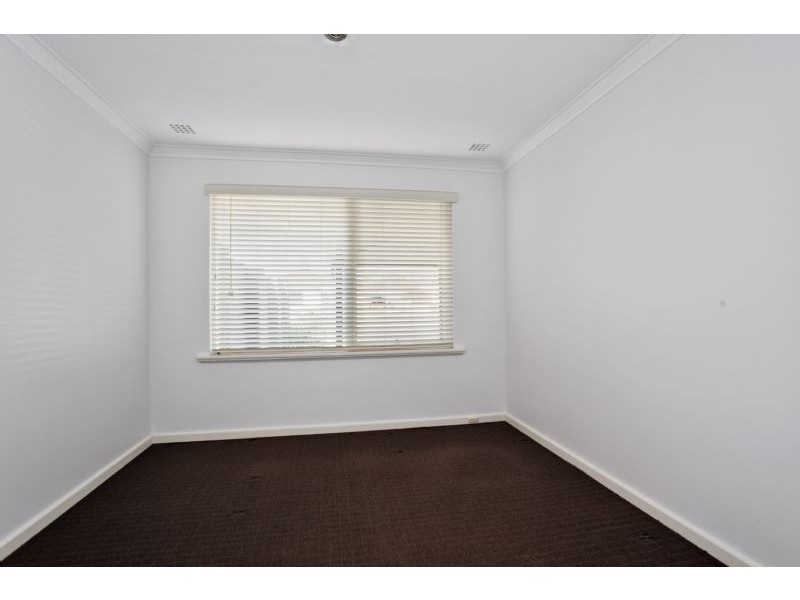 35 Gilbertson Rd, Kardinya WA 6163