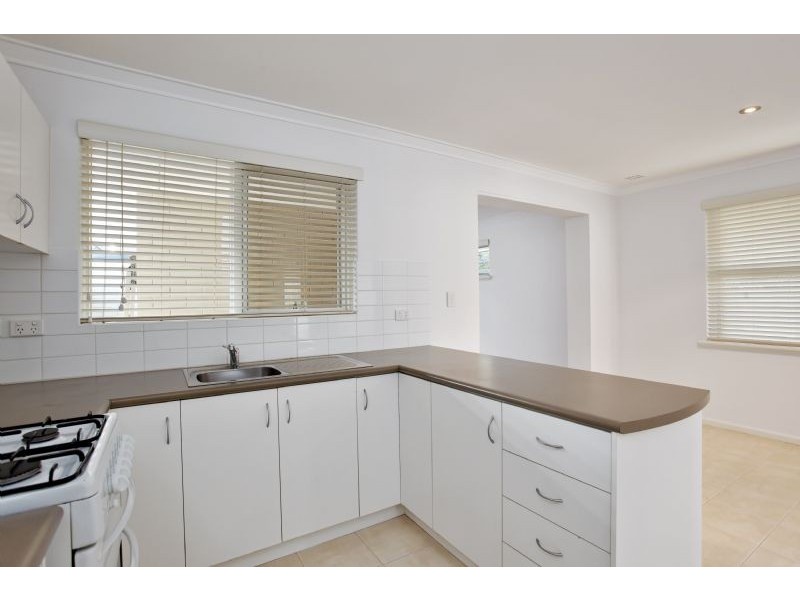 35 Gilbertson Rd, Kardinya WA 6163