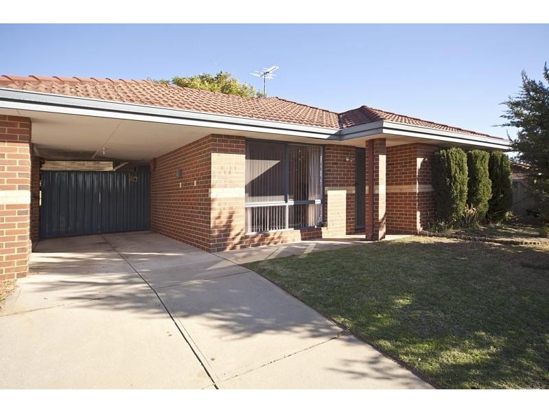 19 Jules Ct, Willagee WA 6156
