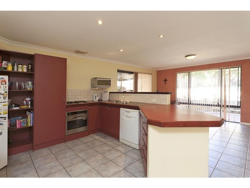 19 Jules Ct, Willagee WA 6156