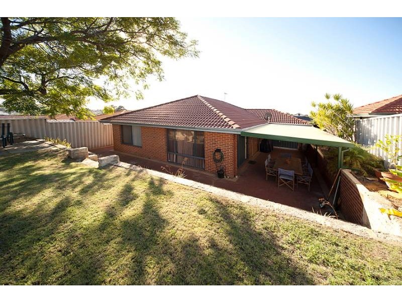 19 Jules Ct, Willagee WA 6156