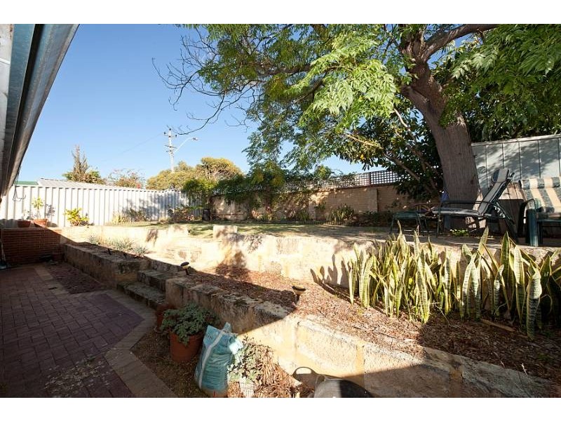 19 Jules Ct, Willagee WA 6156