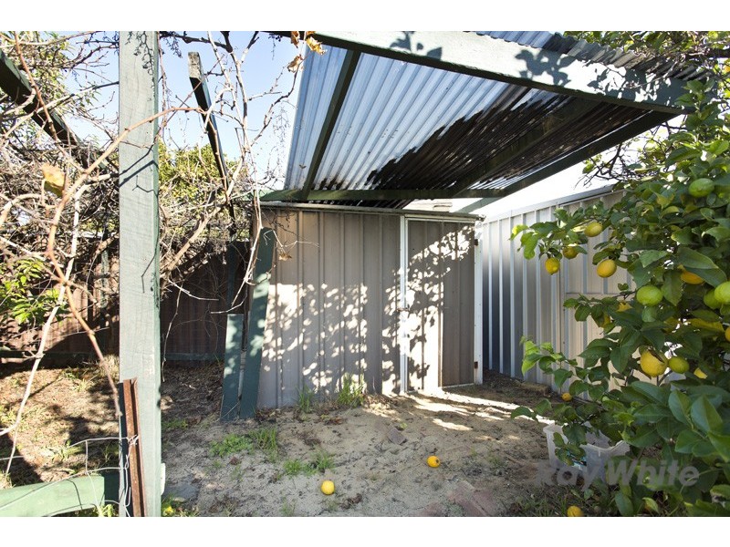 5 Loris Way, Kardinya WA 6163