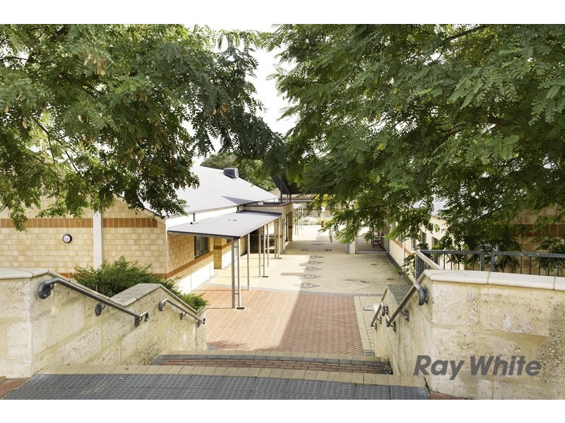 11/35 Winnacott Street, Willagee WA 6156