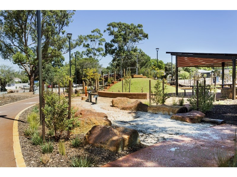 11/35 Winnacott Street, Willagee WA 6156