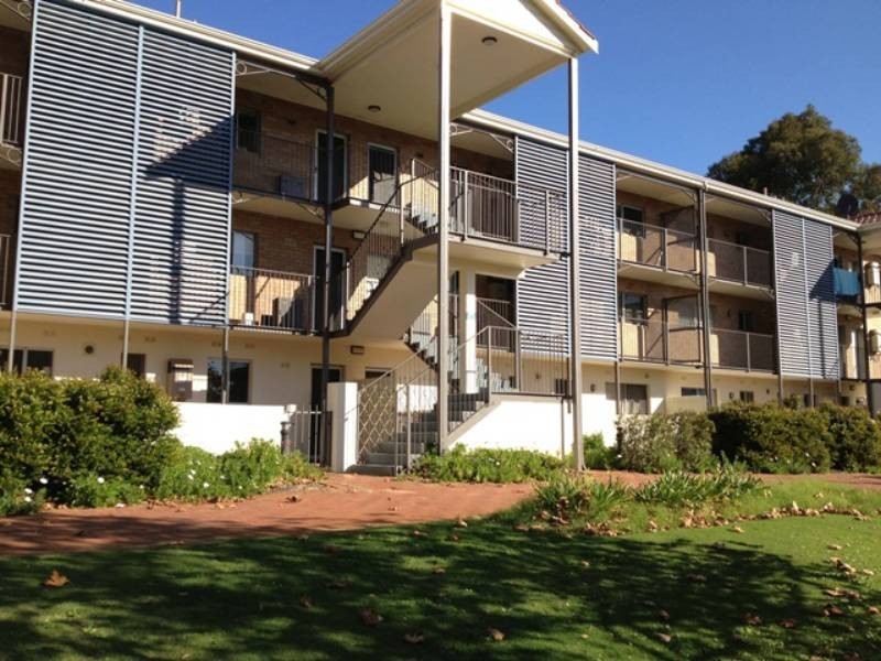 16/2 Gregory Way, Coolbellup WA 6163