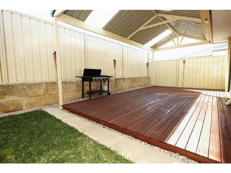 14 Canopus Loop, Hammond Park WA 6164