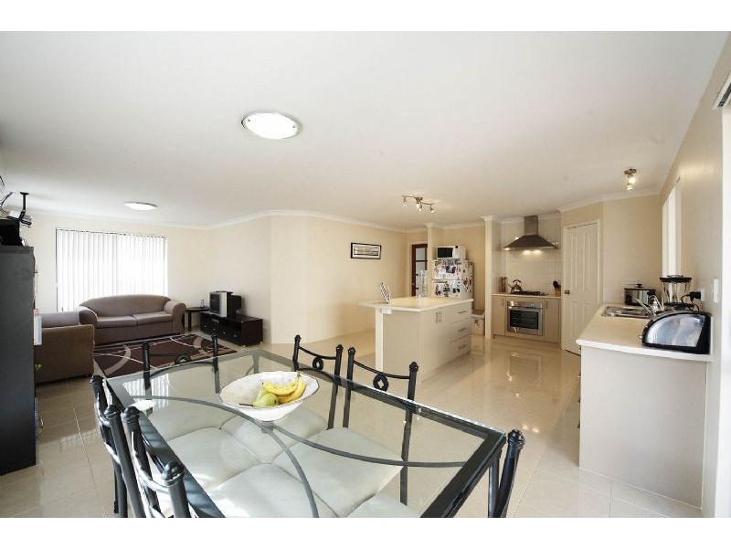 14 Canopus Loop, Hammond Park WA 6164