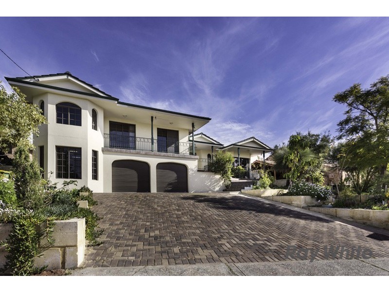 13 Waltham Court, Bateman WA 6150