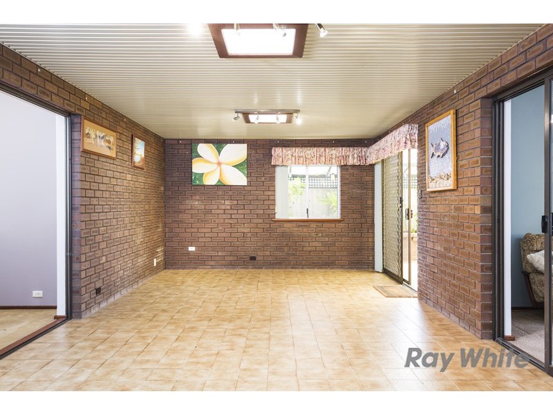 8 McCombe Ave, Samson WA 6163
