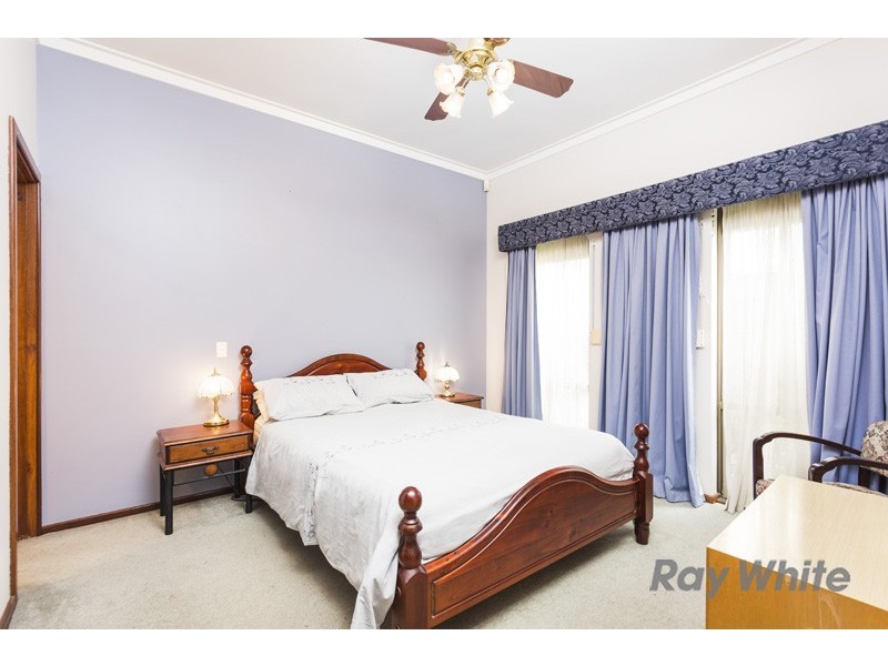 8 McCombe Ave, Samson WA 6163