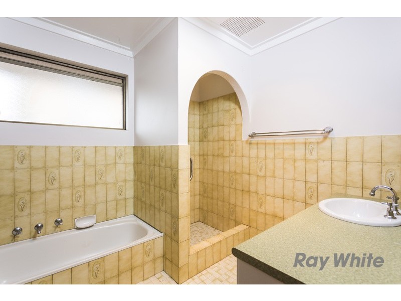 8 McCombe Ave, Samson WA 6163