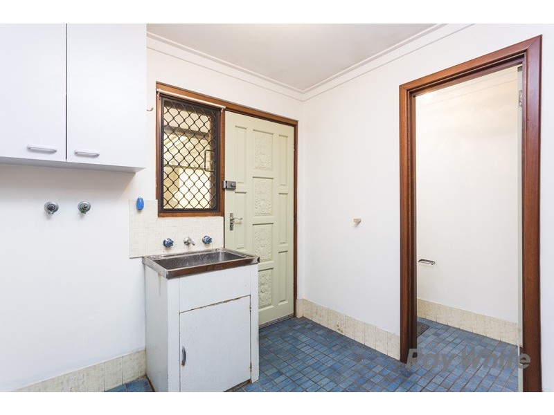 8 McCombe Ave, Samson WA 6163