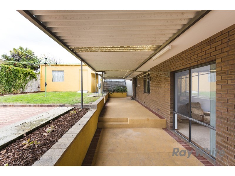 8 McCombe Ave, Samson WA 6163