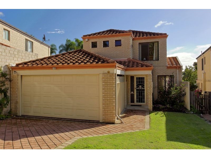 8 Ellis Road, Kardinya WA 6163