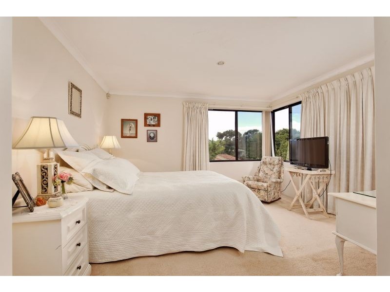 8 Ellis Road, Kardinya WA 6163