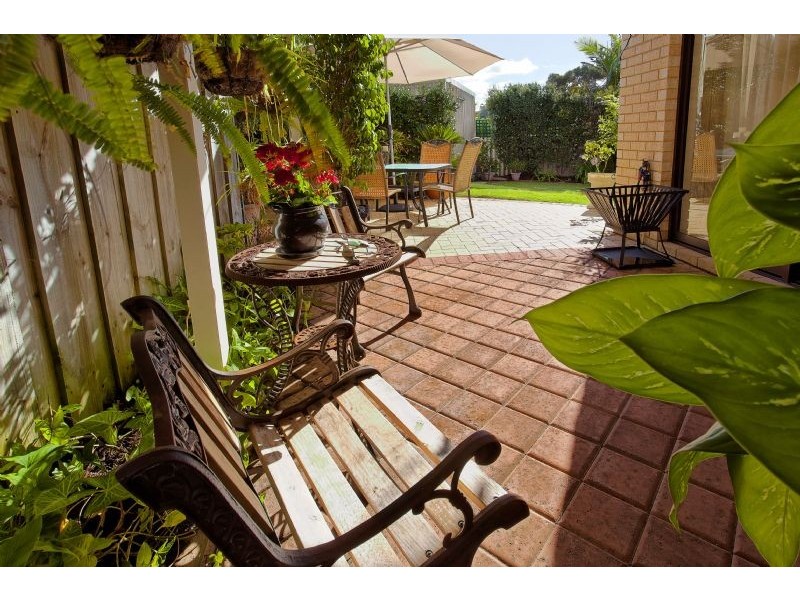 8 Ellis Road, Kardinya WA 6163