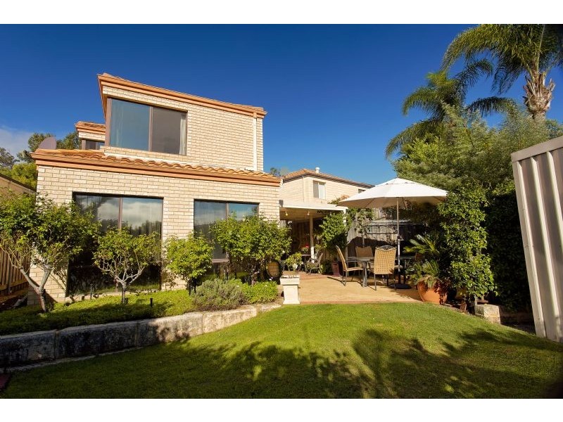 8 Ellis Road, Kardinya WA 6163