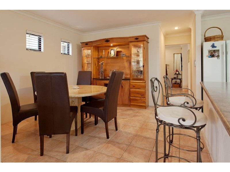 8 Ellis Road, Kardinya WA 6163