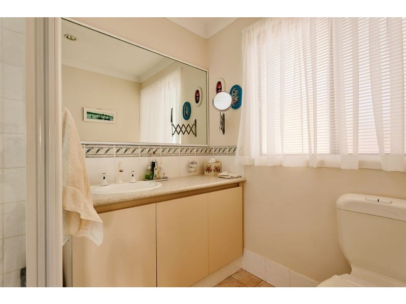 8 Ellis Road, Kardinya WA 6163