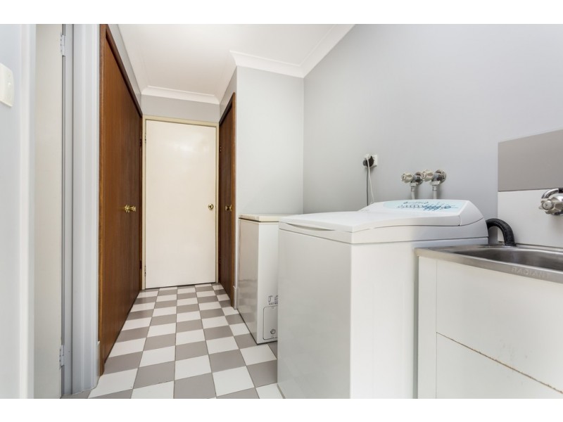147 Le Souef Drive, Kardinya WA 6163