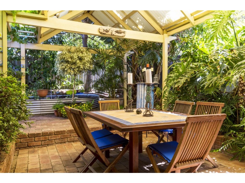147 Le Souef Drive, Kardinya WA 6163