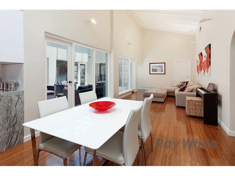 37 Hanrahan Loop, Kardinya WA 6163