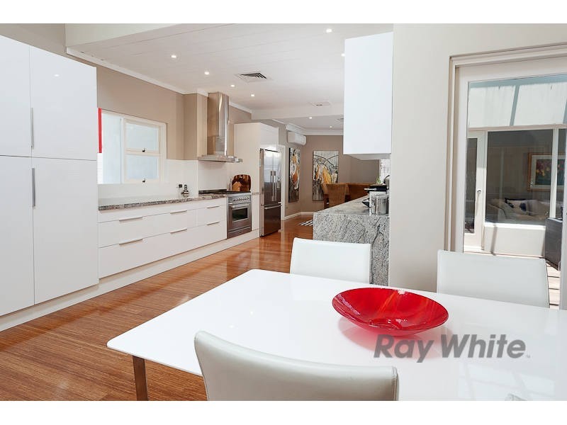 37 Hanrahan Loop, Kardinya WA 6163