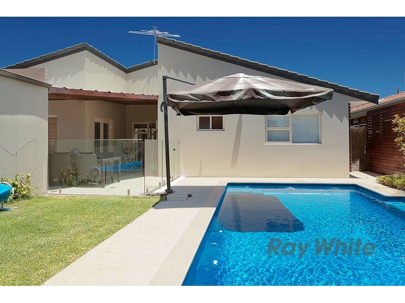 37 Hanrahan Loop, Kardinya WA 6163