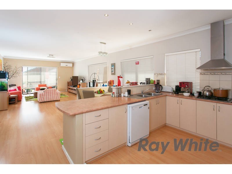 3 Sweetwater Bend, Success WA 6164