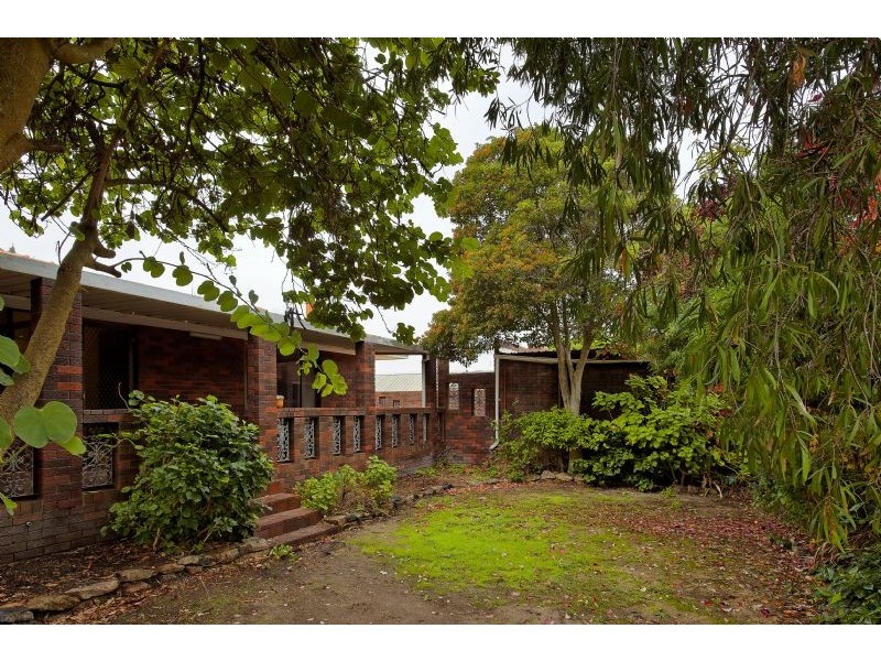 13 Stone Court, Kardinya WA 6163