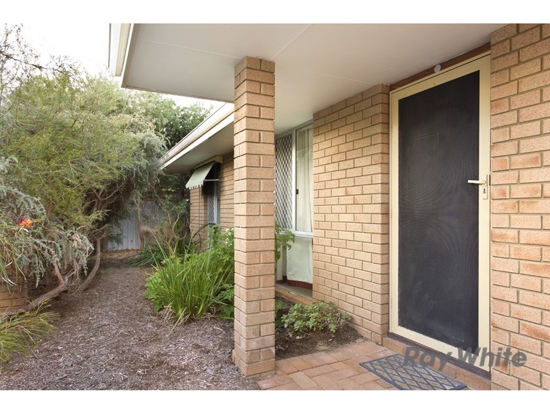 6/6-8 Pinewood Avenue, Kardinya WA 6163