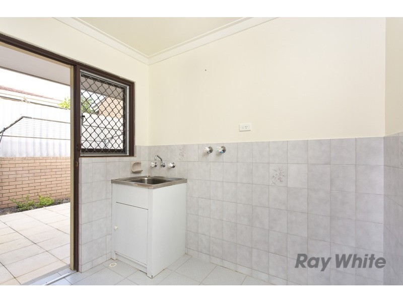 6/6-8 Pinewood Avenue, Kardinya WA 6163