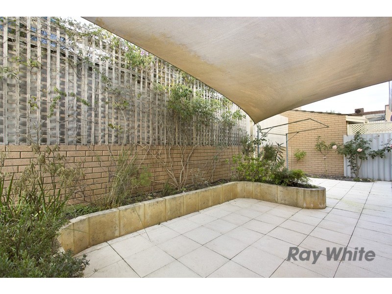 6/6-8 Pinewood Avenue, Kardinya WA 6163