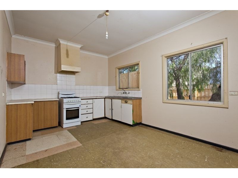 11 Ellison Street, Willagee WA 6156