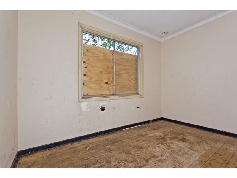 11 Ellison Street, Willagee WA 6156