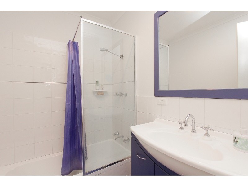 2/2 Lakeside Tce, Mount Pleasant WA 6153